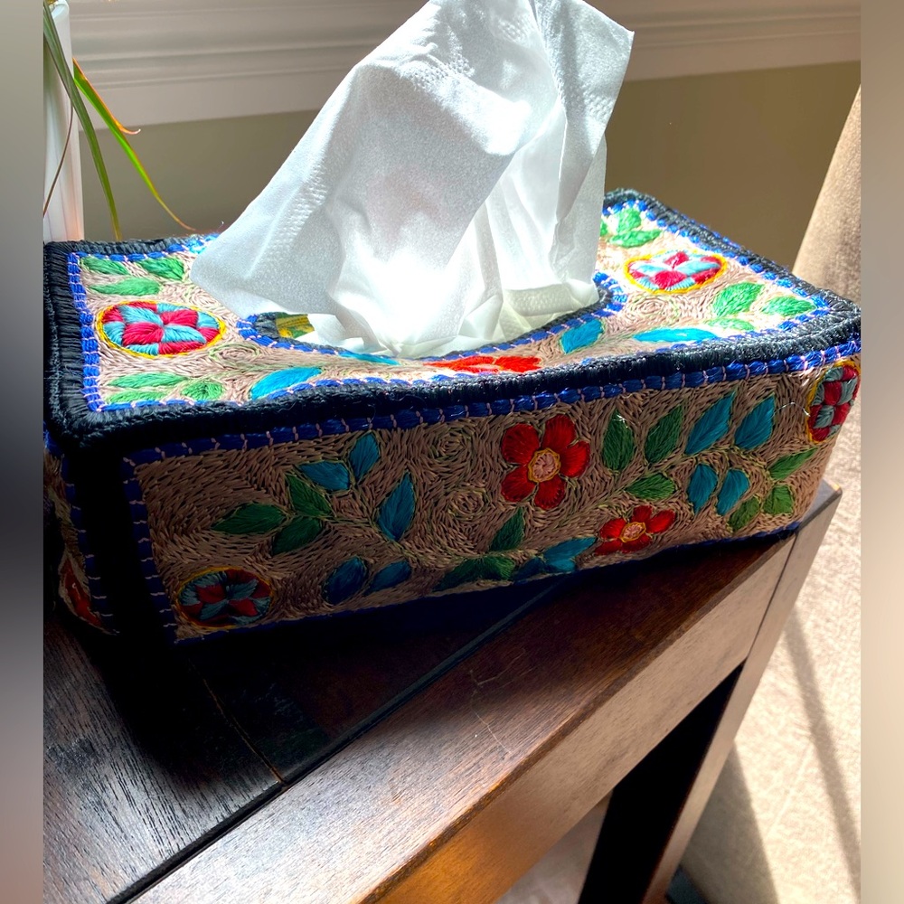 Traditional Decorative Embroidered Kleenex Box Cover